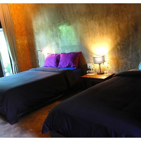 Qi 68 Hotel Chiang Mai Værelse billede