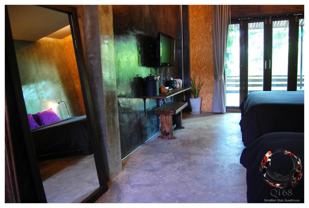 Qi 68 Hotel Chiang Mai Værelse billede