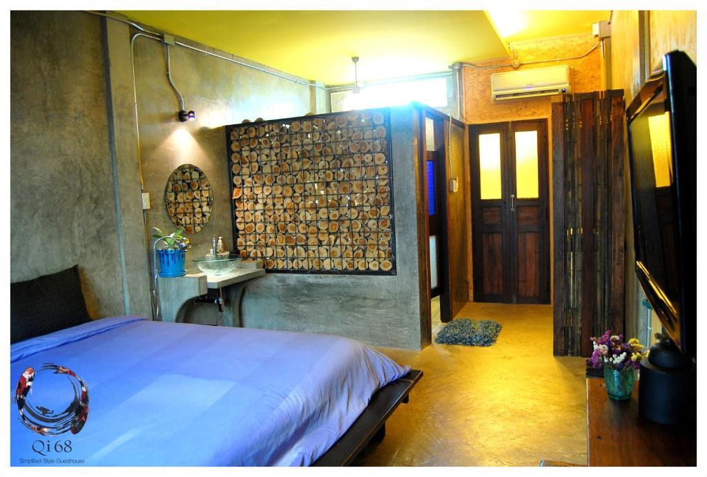 Qi 68 Hotel Chiang Mai Værelse billede