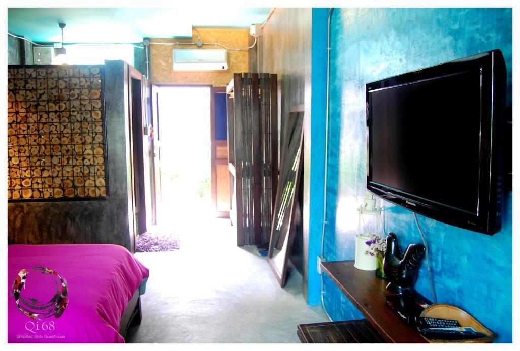Qi 68 Hotel Chiang Mai Værelse billede